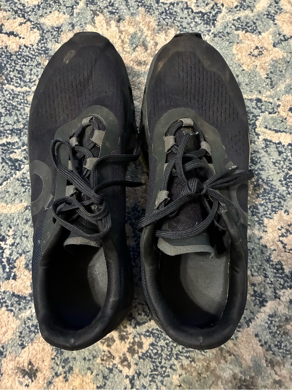 Men's Black Lightweight Lace-Up Sneakers